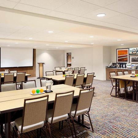 Courtyard By Marriott Portland Downtown/Waterfront Hotel Buitenkant foto