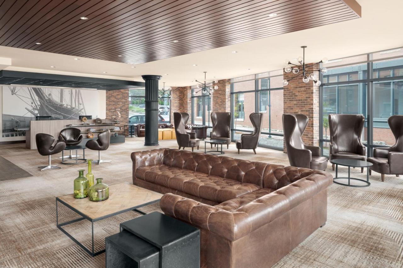 Courtyard By Marriott Portland Downtown/Waterfront Hotel Buitenkant foto
