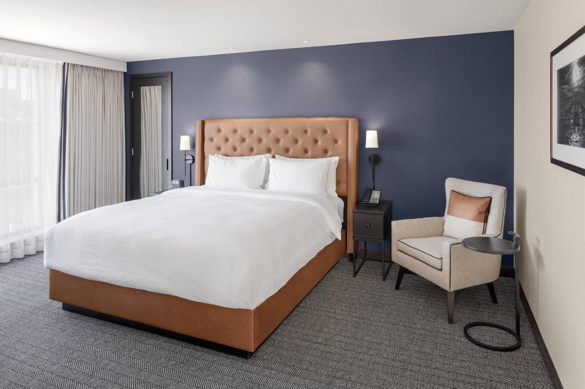 Courtyard By Marriott Portland Downtown/Waterfront Hotel Buitenkant foto