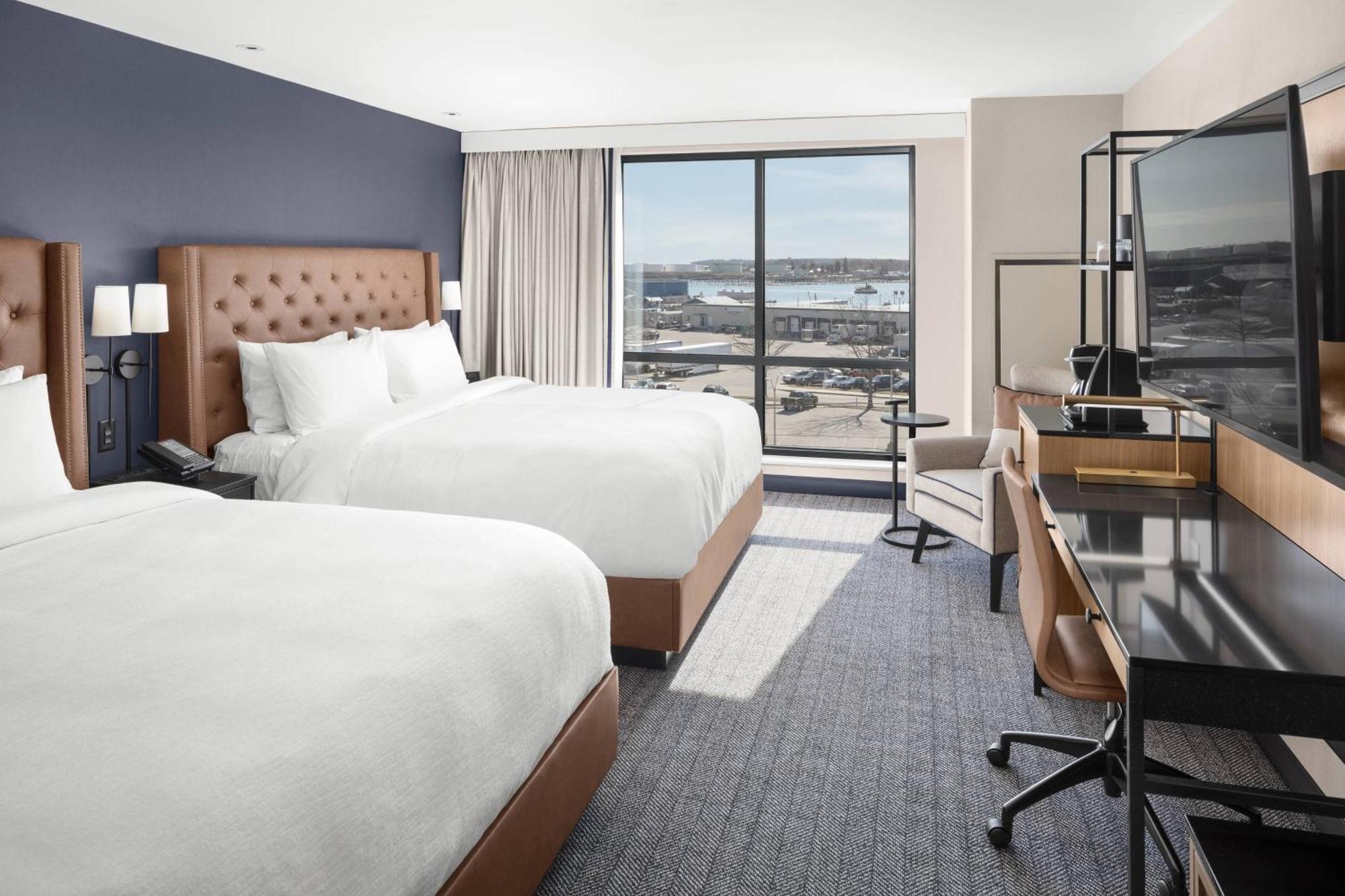 Courtyard By Marriott Portland Downtown/Waterfront Hotel Buitenkant foto