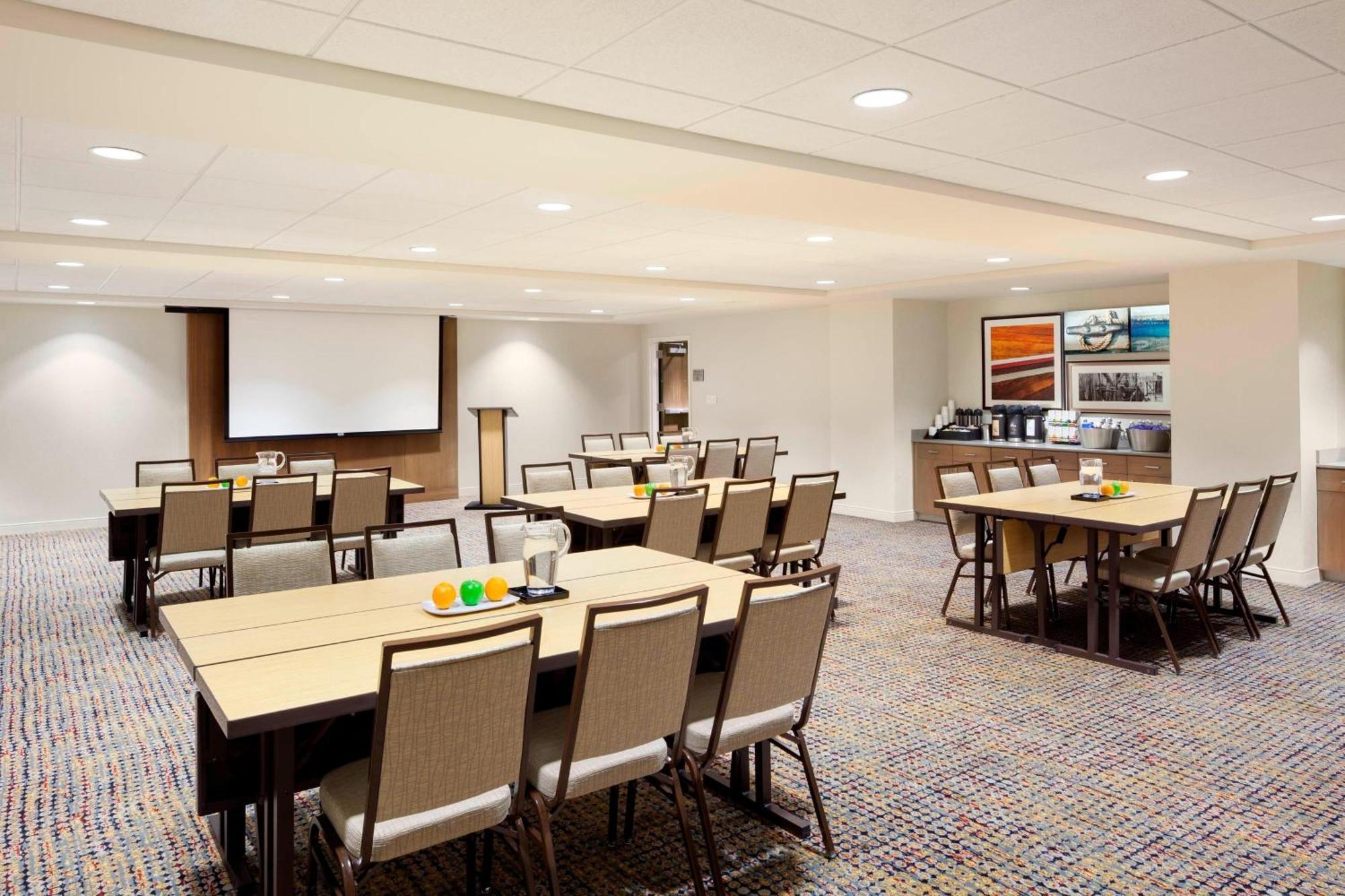 Courtyard By Marriott Portland Downtown/Waterfront Hotel Buitenkant foto