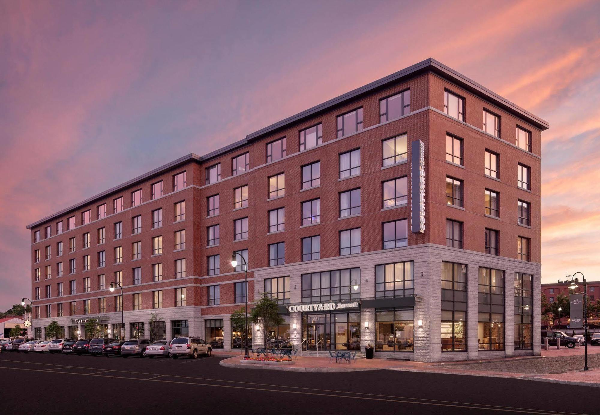Courtyard By Marriott Portland Downtown/Waterfront Hotel Buitenkant foto
